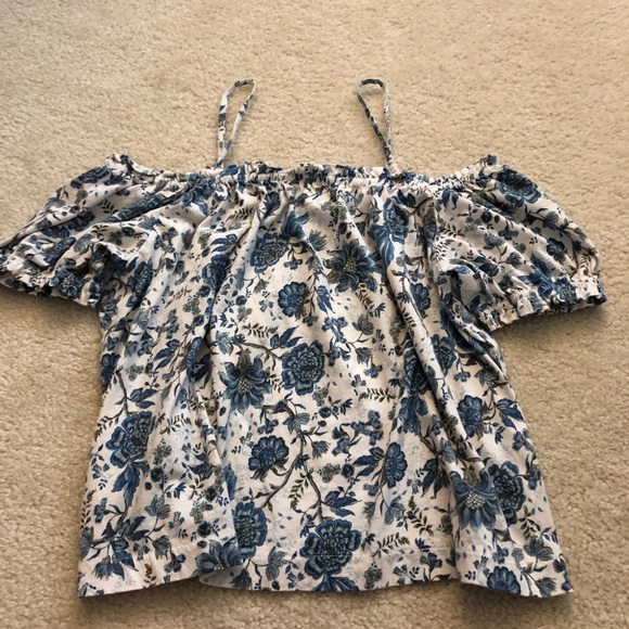 Cute cold shoulder/off the shoulder - Picture 2 of 5